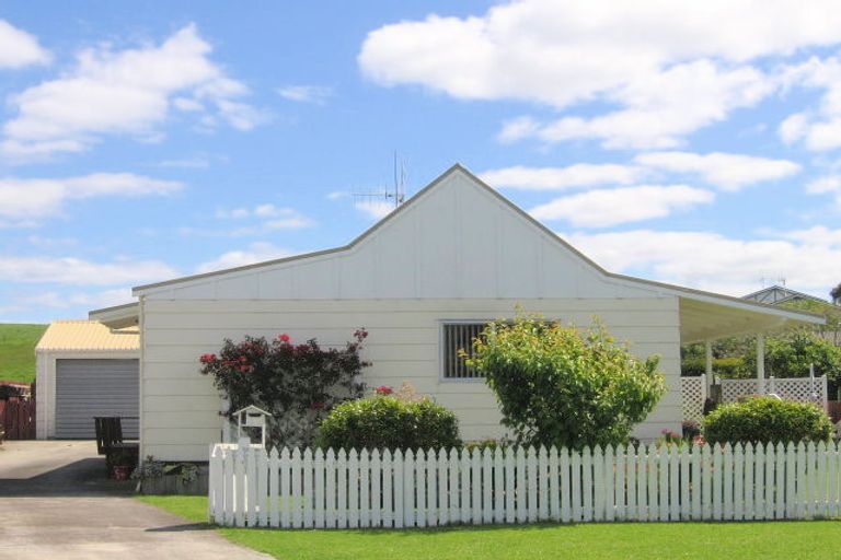 Photo of property in 76 Citrus Avenue, Waihi Beach, 3611