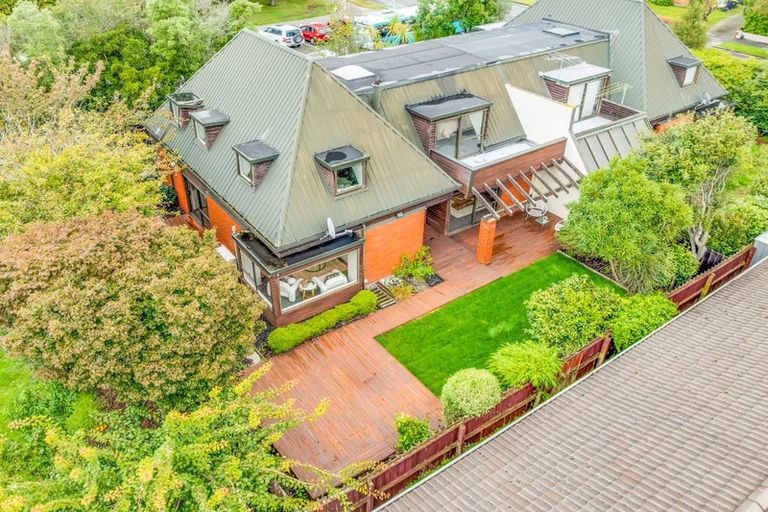Photo of property in 31 Dovedale Avenue, Ilam, Christchurch, 8041