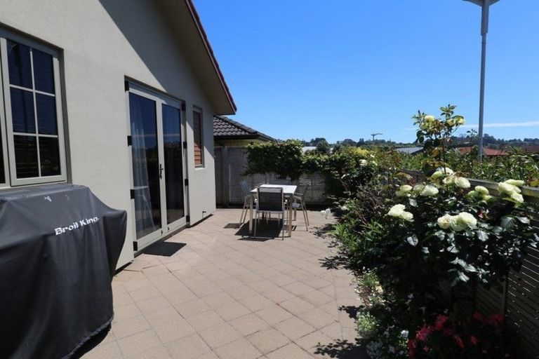 Photo of property in 1 Tarn Close, Pyes Pa, Tauranga, 3112