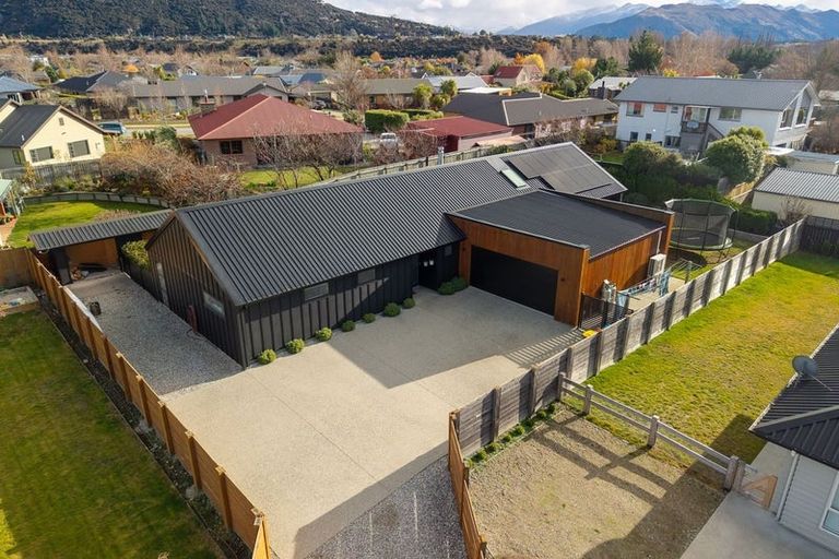Photo of property in 7 Hebbard Court, Albert Town, Wanaka, 9305