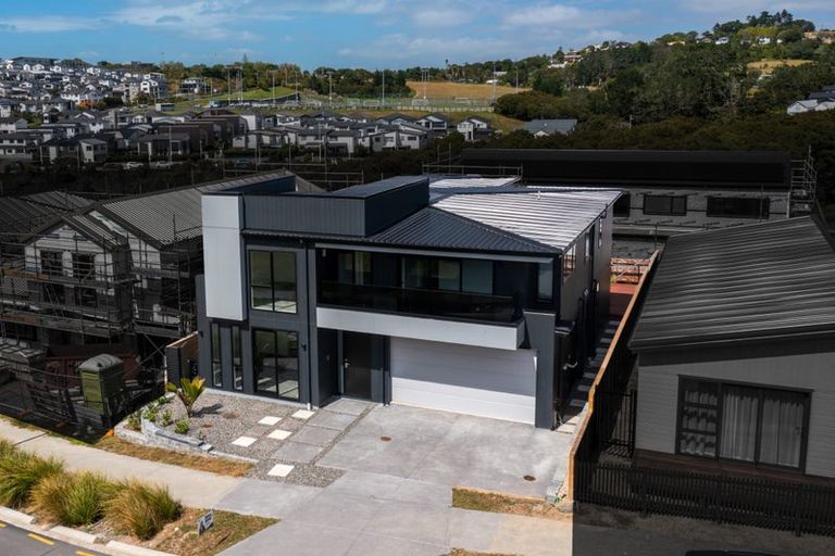 Photo of property in 55 Streamview Way, Long Bay, Auckland, 0630