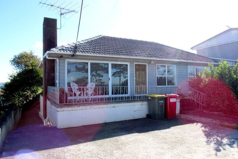 Photo of property in 134 Sunset Road, Unsworth Heights, Auckland, 0632