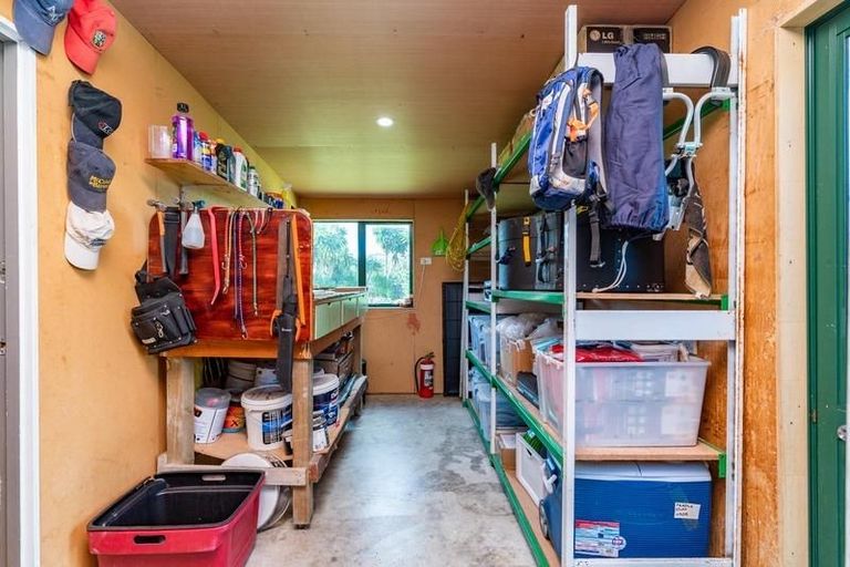 Photo of property in 1 Ferry Road, Waipu, 0510