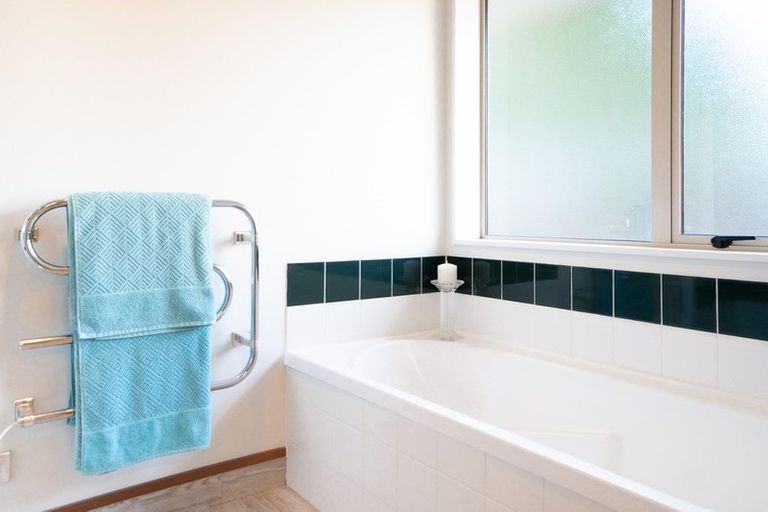 Photo of property in 21 Highcrest Heights, Westmorland, Christchurch, 8025