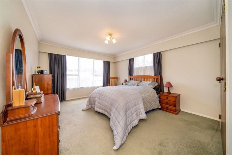 Photo of property in 30 Larchmont Grove, Totara Park, Upper Hutt, 5018