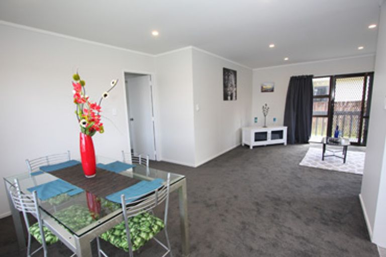 Photo of property in 1/6 Hatherley Place, Clendon Park, Auckland, 2103