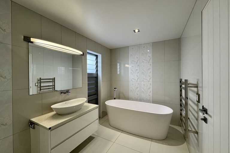 Photo of property in 16 Bucklands Beach Road, Bucklands Beach, Auckland, 2012
