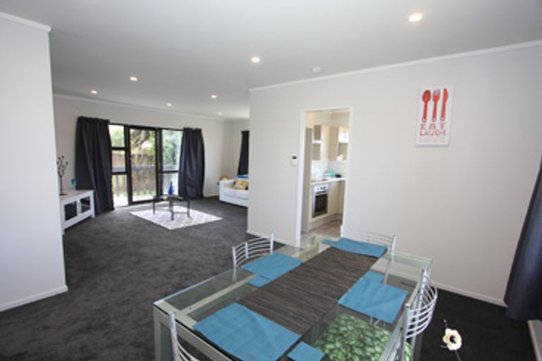 Photo of property in 1/6 Hatherley Place, Clendon Park, Auckland, 2103