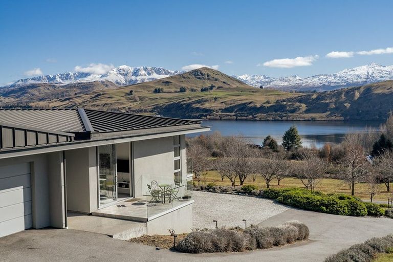 Photo of property in 16 Hayes View Lane, Lake Hayes, Queenstown, 9371
