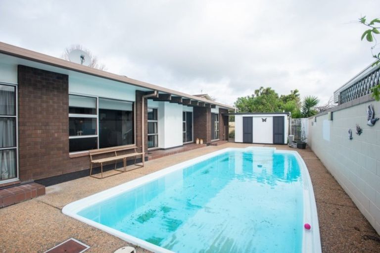 Photo of property in 2 Avenue Road, Greenmeadows, Napier, 4112