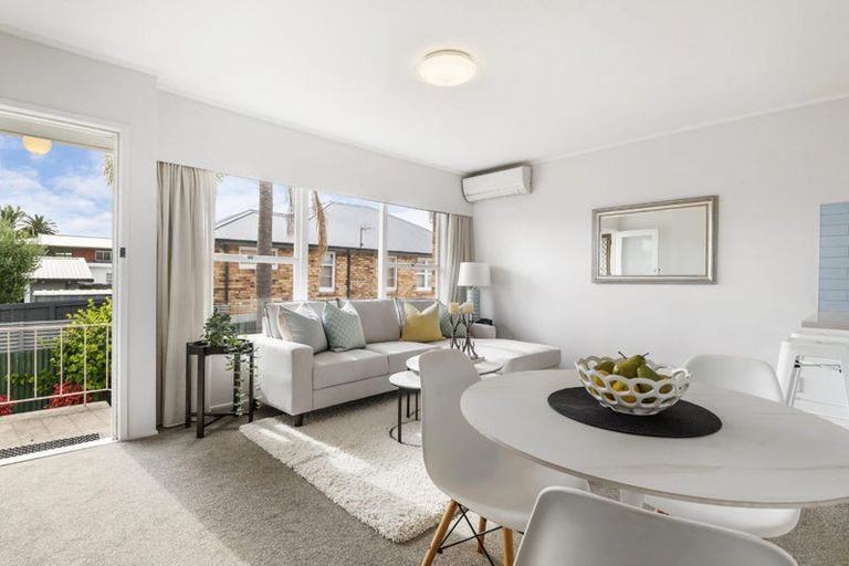 Photo of property in 3/12 Aramoana Avenue, Devonport, Auckland, 0624