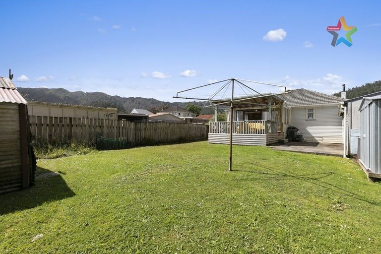 Photo of property in 24 Korau Grove, Stokes Valley, Lower Hutt, 5019