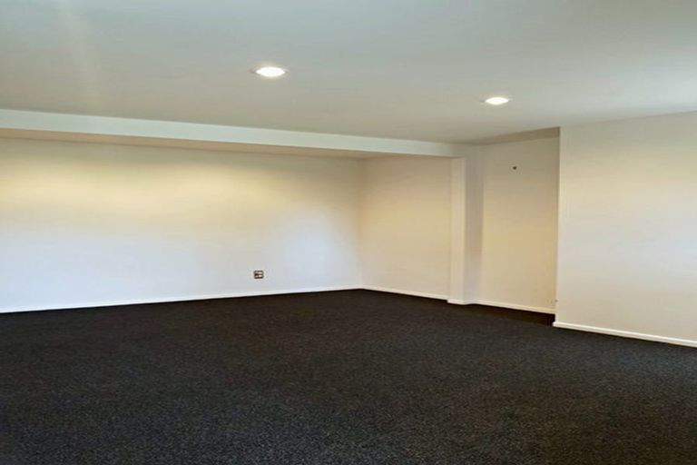 Photo of property in 92 Browns Bay Road, Rothesay Bay, Auckland, 0630