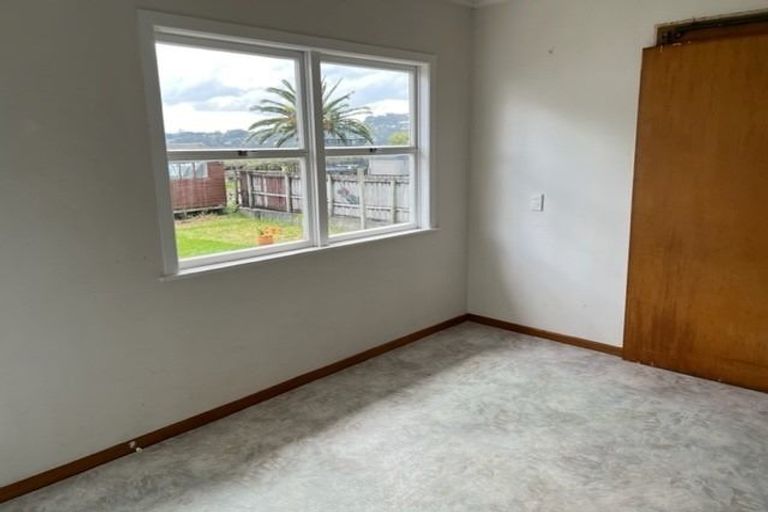 Photo of property in 22 The Terrace, Herald Island, Auckland, 0618