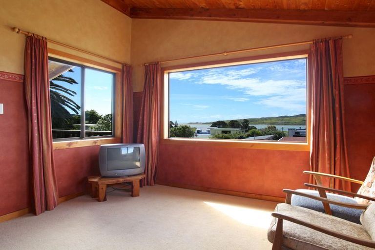 Photo of property in 24 Taipari Avenue, Raglan, 3225