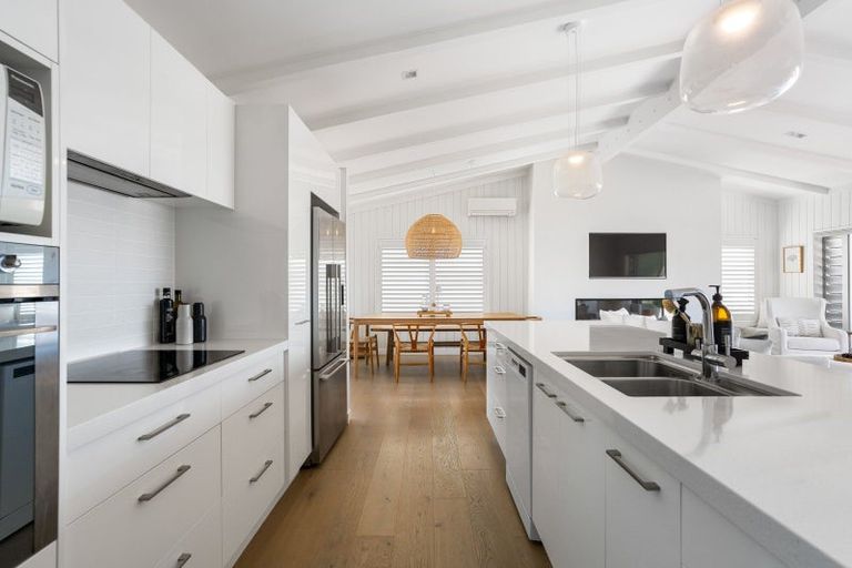 Photo of property in 212 Tangaroa Road, Whangamata, 3620