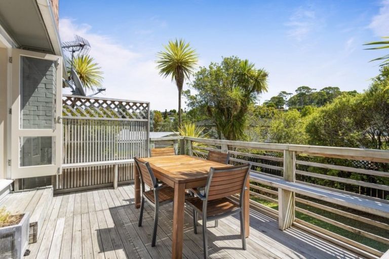 Photo of property in 1/27 Richards Avenue, Forrest Hill, Auckland, 0620