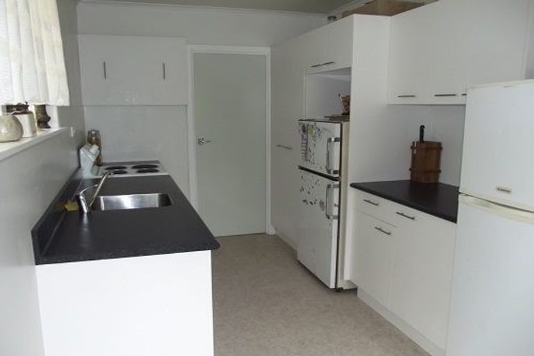 Photo of property in 13a Ribblesdale Road, Henderson, Auckland, 0612