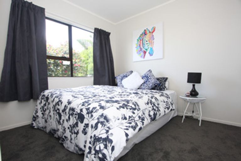 Photo of property in 1/6 Hatherley Place, Clendon Park, Auckland, 2103