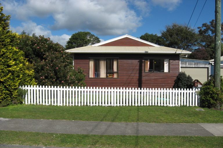 Photo of property in 1a Burden Avenue, Wainuiomata, Lower Hutt, 5014