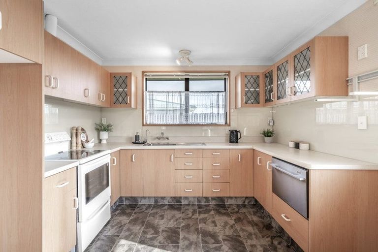 Photo of property in 37 Renfrew Street, Waikiwi, Invercargill, 9810