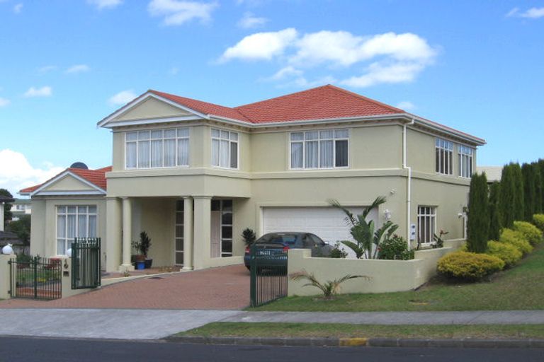 Photo of property in 4 Belleaire Court, West Harbour, Auckland, 0618