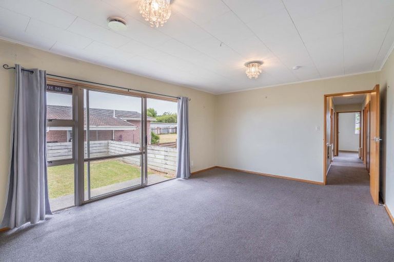 Photo of property in 67 Dunbeath Crescent, Kew, Invercargill, 9812