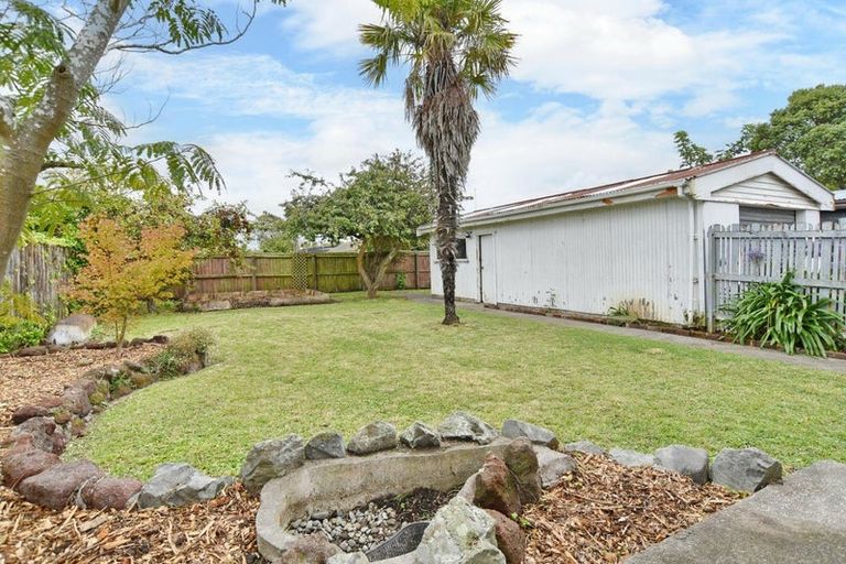 Photo of property in 37 Mackworth Street, Woolston, Christchurch, 8062