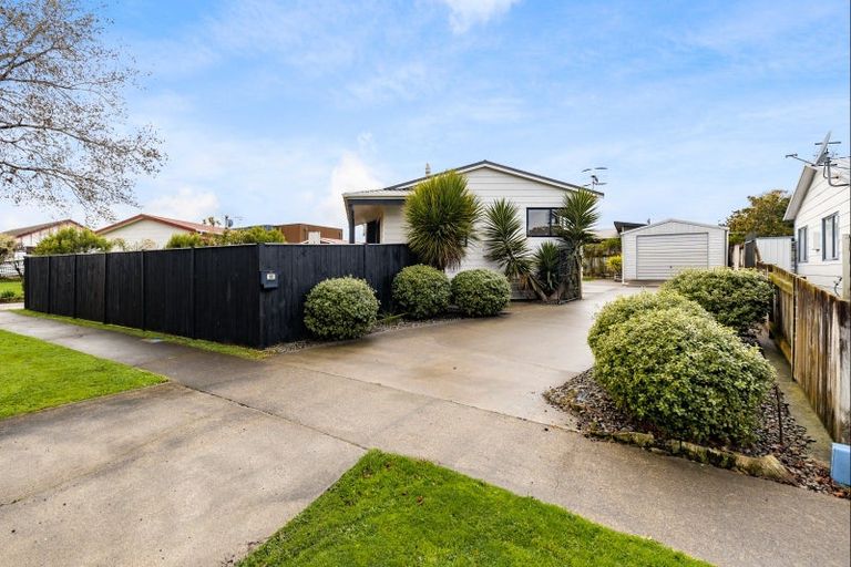 Photo of property in 100 Hillcrest Drive, Kelvin Grove, Palmerston North, 4414