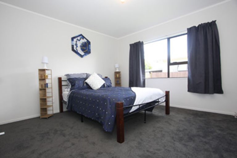 Photo of property in 1/6 Hatherley Place, Clendon Park, Auckland, 2103