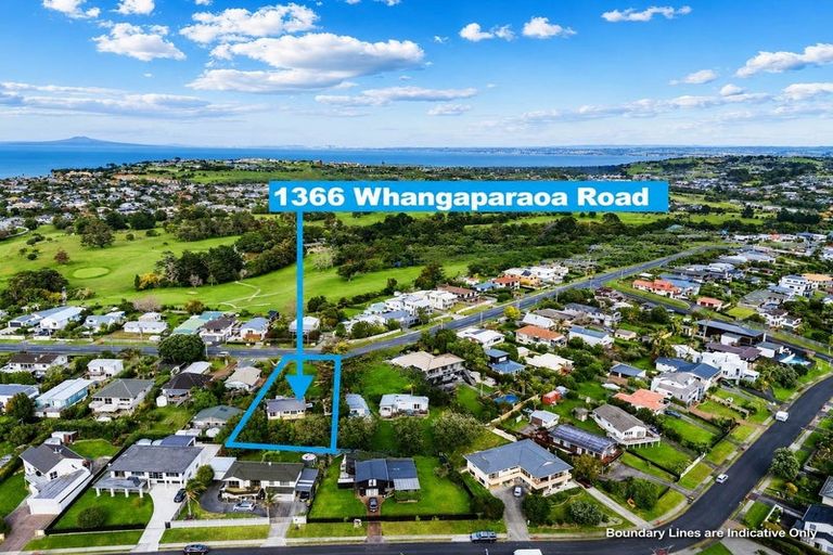 Photo of property in 1366 Whangaparaoa Road, Army Bay, Whangaparaoa, 0930