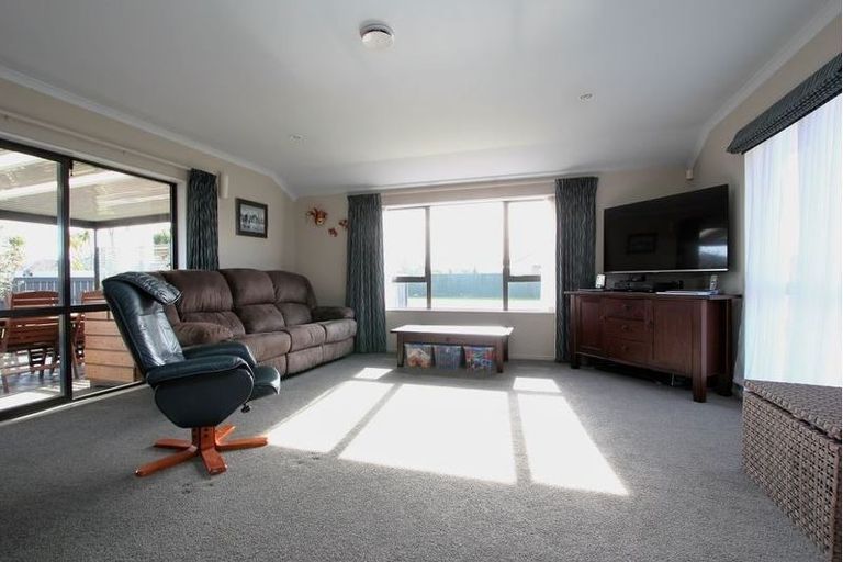 Photo of property in 211 Rolleston Drive, Rolleston, 7614