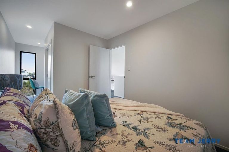 Photo of property in 49 Whare Kauri Road, Papakura, 2110