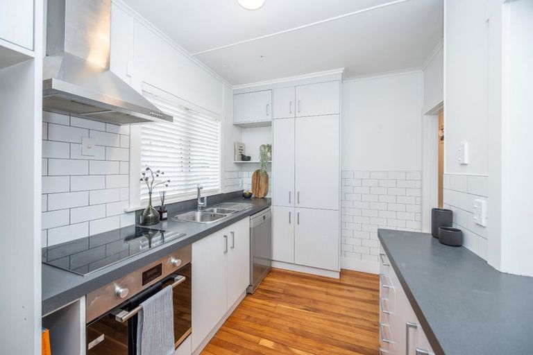 Photo of property in 28 Walsh Street, Forest Lake, Hamilton, 3200