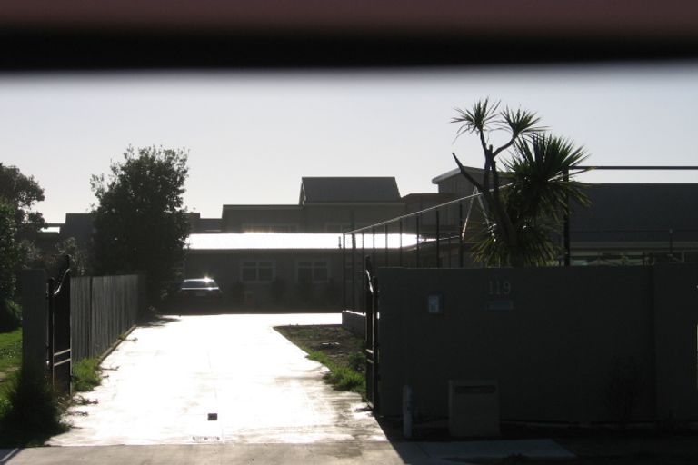 Photo of property in 119 Field Way, Waikanae Beach, Waikanae, 5036