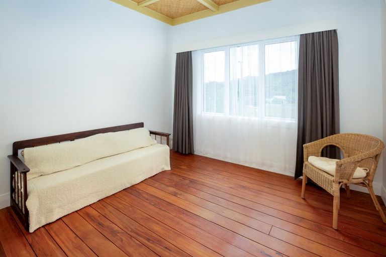 Photo of property in 21 Ocean View Road, Port Waikato, 2695