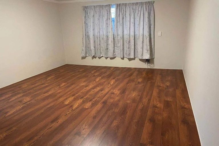 Photo of property in 305 Te Atatu Road, Te Atatu South, Auckland, 0610