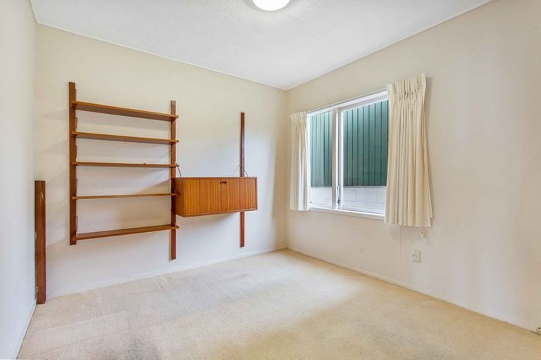 Photo of property in 1/26 Callender Place, Shelly Park, Auckland, 2014