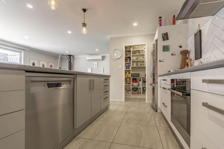 Photo of property in 14 Aparima Place, Awatoto, Napier, 4110