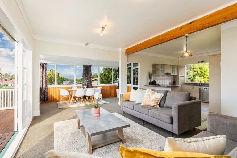 Photo of property in 294 Great North Road, Henderson, Auckland, 0612