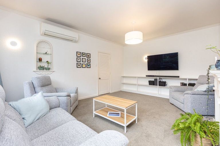 Photo of property in 14 Oakland Avenue, Saint Johns Hill, Whanganui, 4500