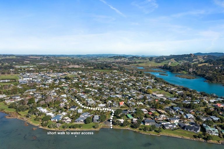 Photo of property in 25 Harbour View Road, Point Wells, Warkworth, 0986