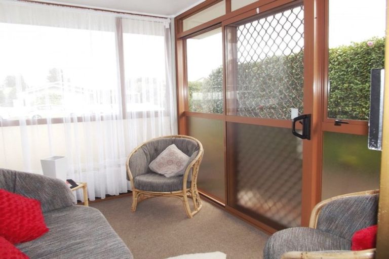 Photo of property in 10 Te Kama Street, Levin, 5510