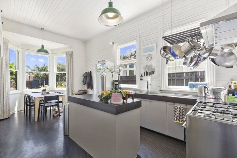 Photo of property in 19 Roy Street, Newtown, Wellington, 6021