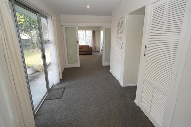 Photo of property in 19 Rhodes Drive, Kelvin Grove, Palmerston North, 4414