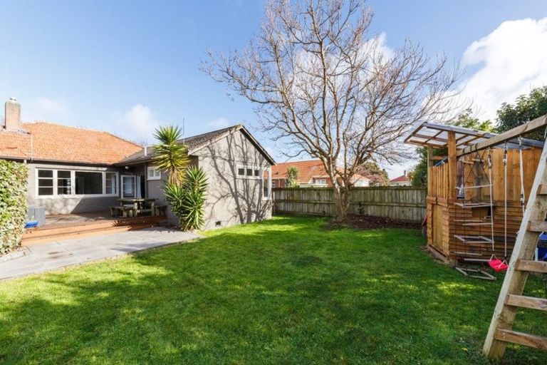 Photo of property in 3 Wharenui Terrace, Roslyn, Palmerston North, 4414