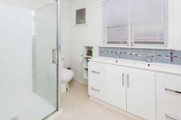 Photo of property in 8 Evelyn Road, Cockle Bay, Auckland, 2014