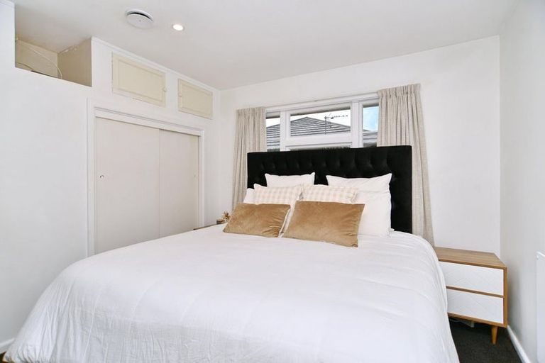 Photo of property in 2/21 Dunedin Street, Redwood, Christchurch, 8051
