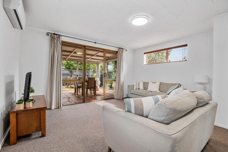 Photo of property in 9 Pohutukawa Place, Ellerslie, Auckland, 1051