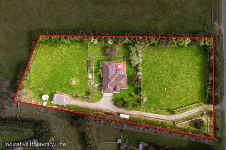 Photo of property in 468 Tararua Road, Levin, 5571